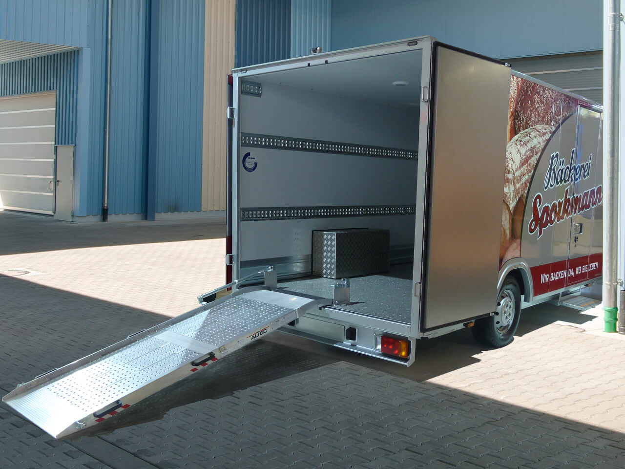 altec einbaurampe rrk fuer transportwagen