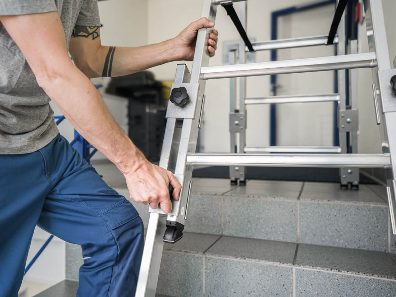 anpassbare stufen stehleiter treppen gaengig von munk