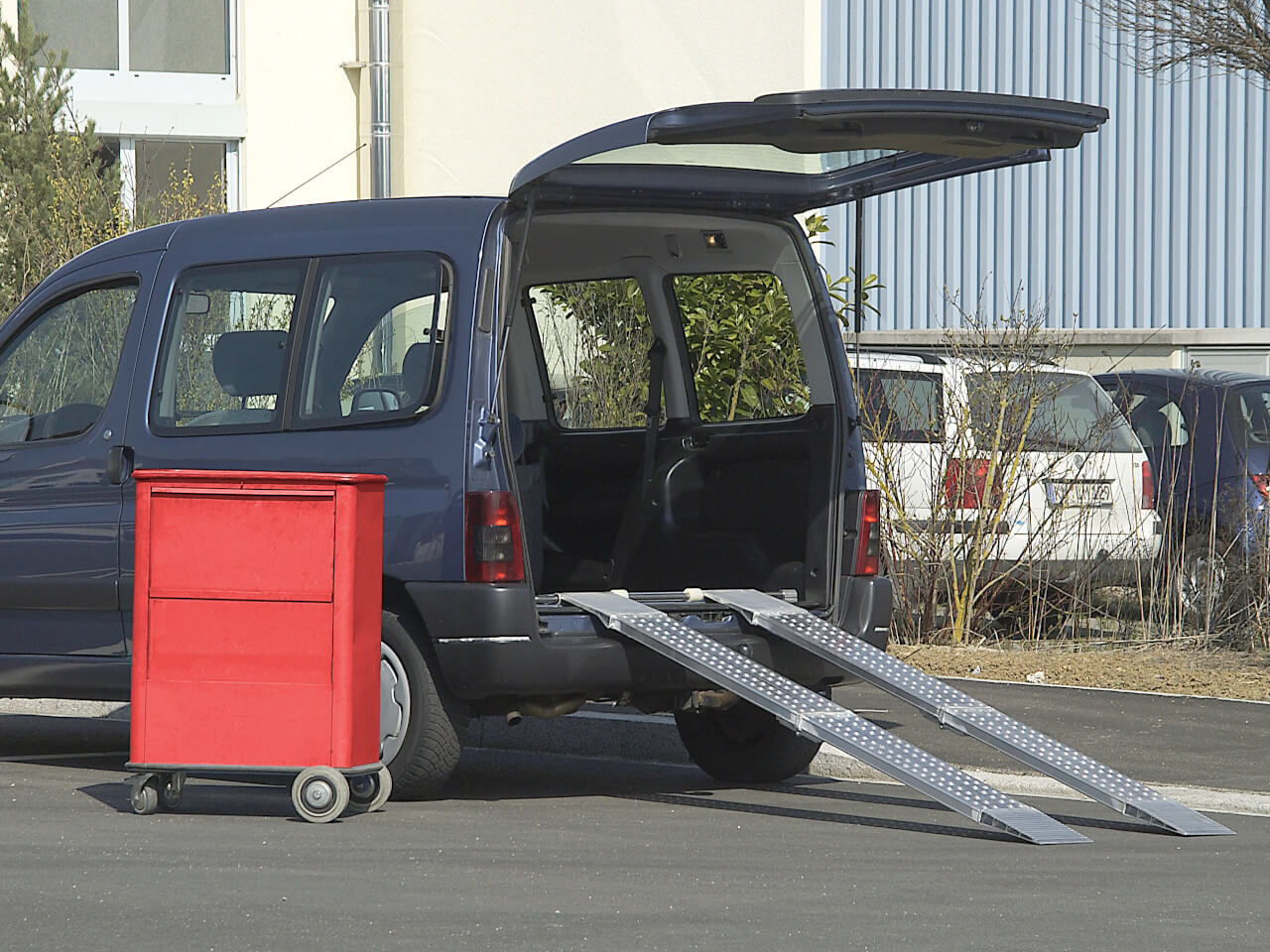 aos-w einbauschienen passend fuer einen pkw oder transporter