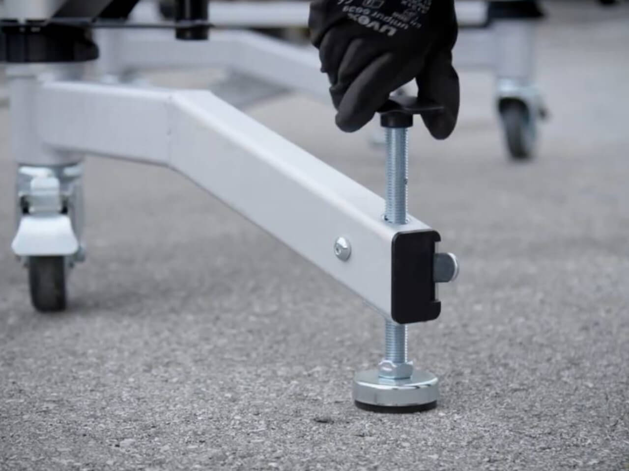 zarges teletower ausleger inklusive anpassbarer standfuesse