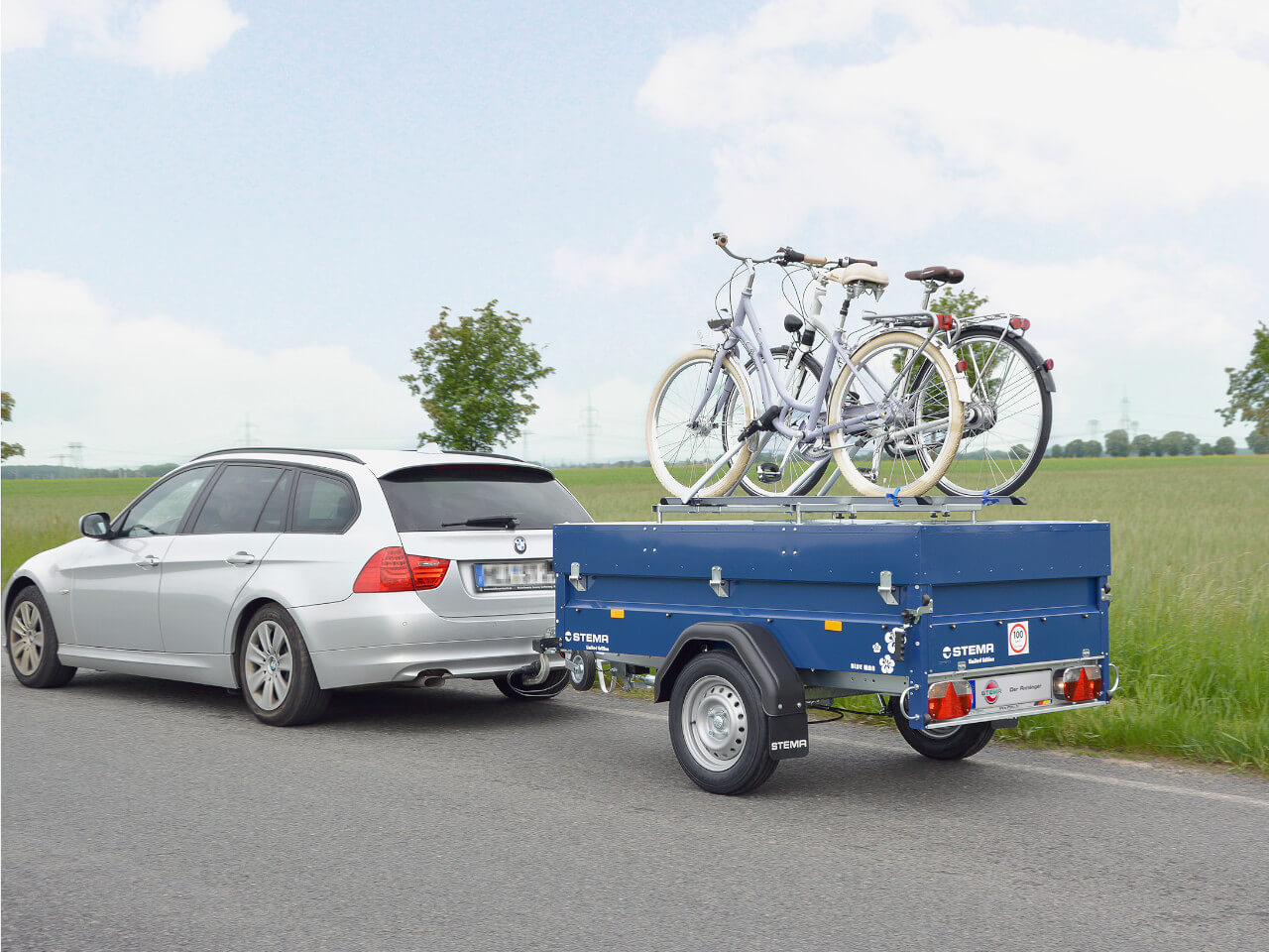 stema blue man fuer die mitnahme vom fahrrad auf dem anhaenger-deckel