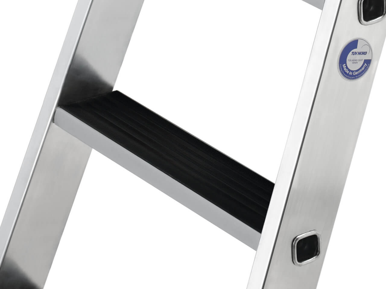 detailbild von einer clip-step einer aluminium stufen stehleiter von munk