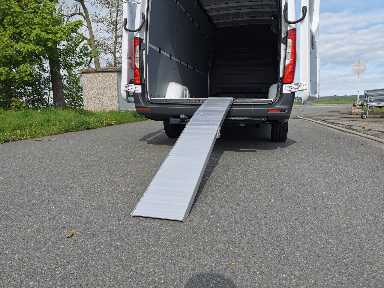 rampe von acebikes zum verladen von motorrad auf transporter