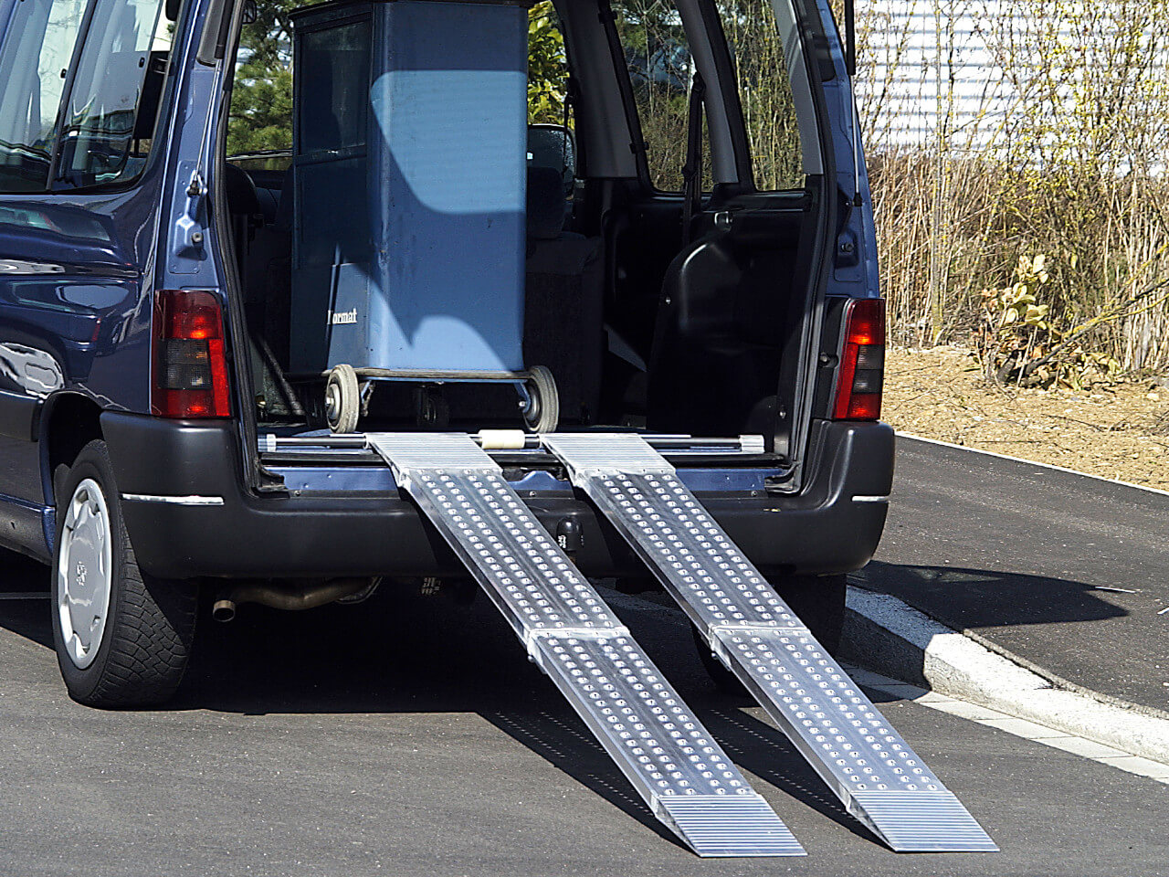 aos-w alu auffahrschienen geplant und produziert von altec