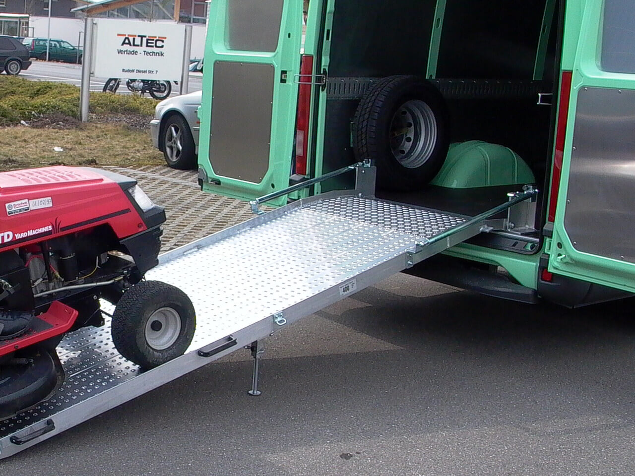 zusaetzlicher stuetzfuss ermoeglicht tragkraftwerte bis 1000 kg